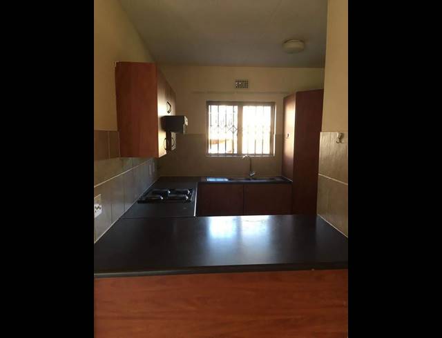 3 BEDROOM TOWNHOUSE FOR SALE IN PAULSHOF